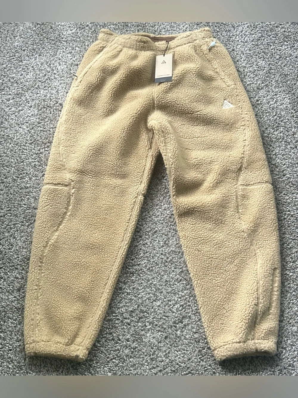Nike ACG Canwell Glacier ADV Fleece Pants Beige Mens Size Medium FV8827-297